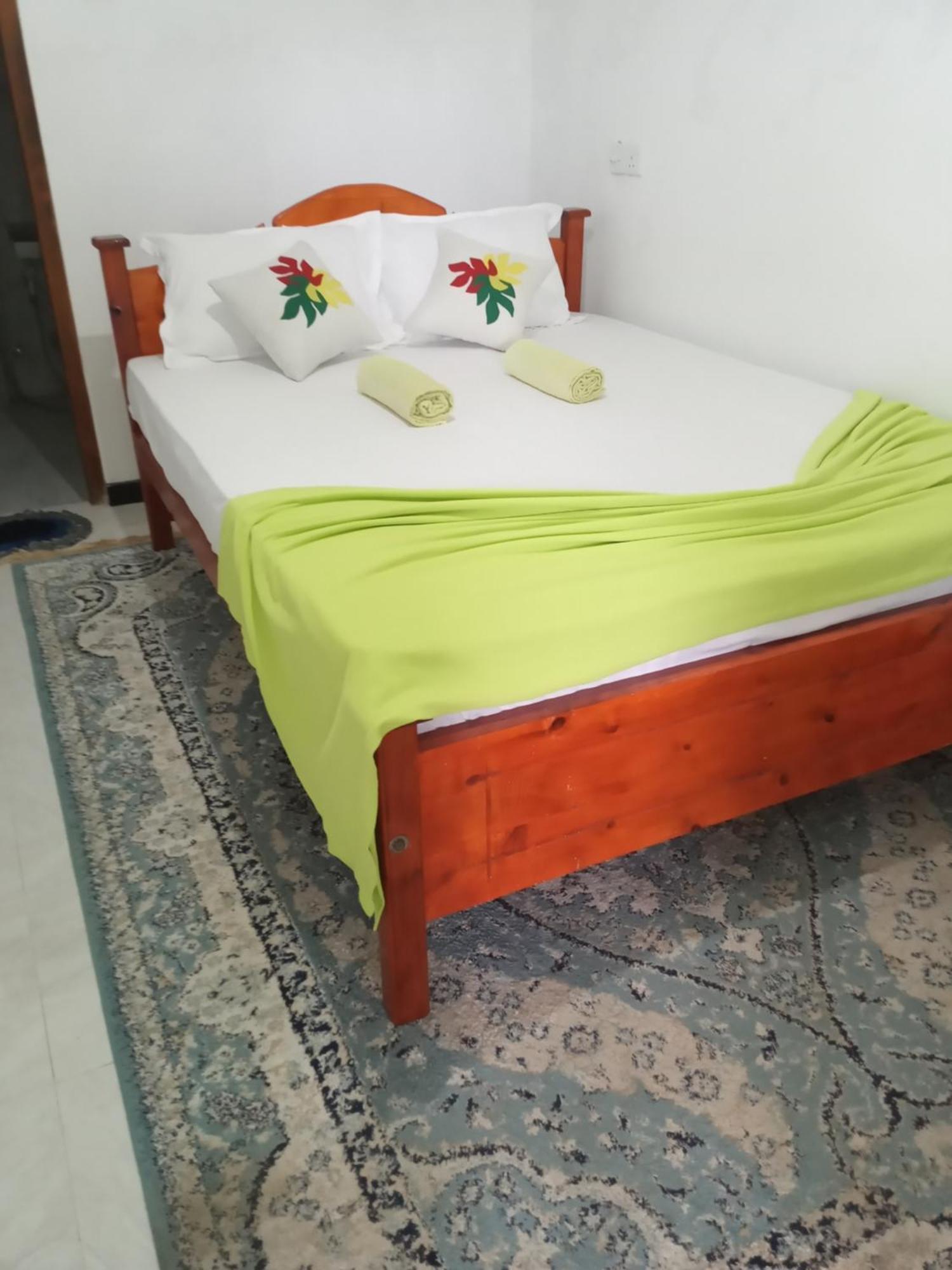 Mature Home Ella Room photo